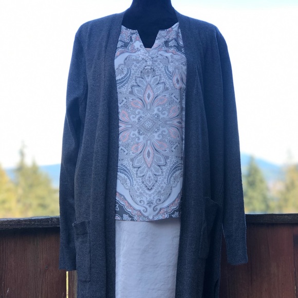 Lightweight printed blouse - Picture 2 of 5